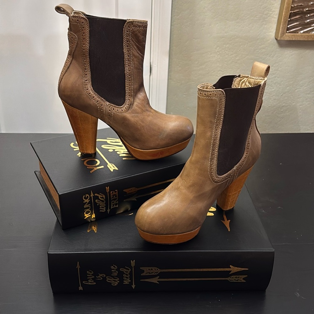 BED STU Brahmin Booties
